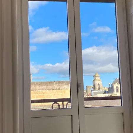 Sunny Bright Apt, Historical Living Apartmán