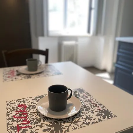 Sunny Bright Apt, Historical Living 아파트