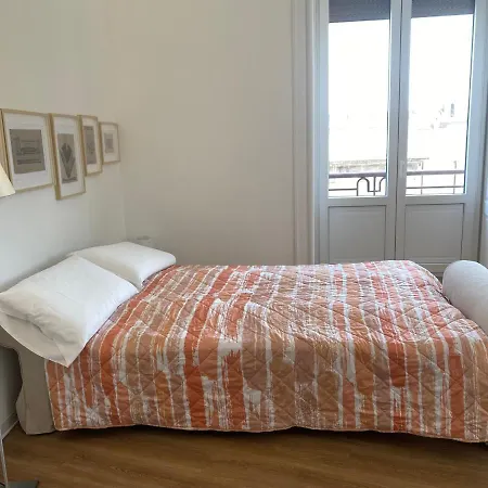 Sunny Bright Apt, Historical Living Apartmán