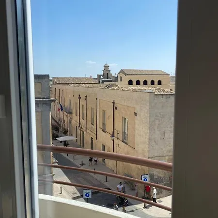 Sunny Bright Apt, Historical Living 아파트 마테라