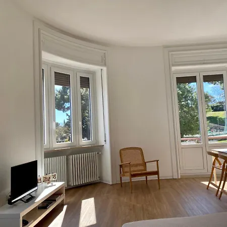 Sunny Bright Apt, Historical Living Apartmán *