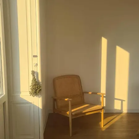 Sunny Bright Apt, Historical Living *