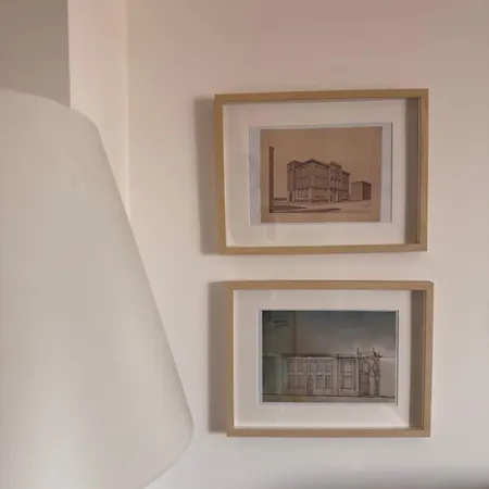 Sunny Bright Apt, Historical Living