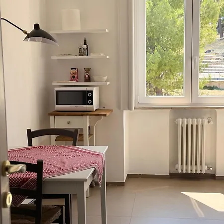 Sunny Bright Apt, Historical Living *