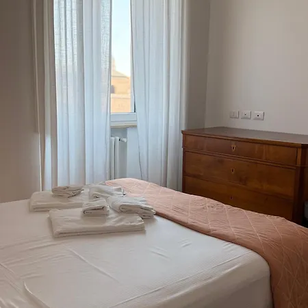 Sunny Bright Apt, Historical Living Apartament *