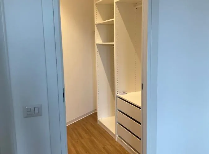 Sunny Bright Apt, Historical Living Apartament *