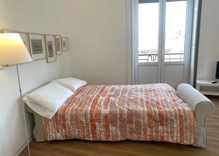 Sunny Bright Apt, Historical Living Apartment